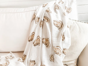 Muslin Swaddle Blankets and Bibs